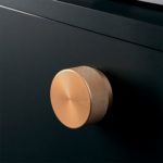 Ручка-кнопка GRAF BIG, 0486050L291, брашированная латунь, D50 мм, Viefe
