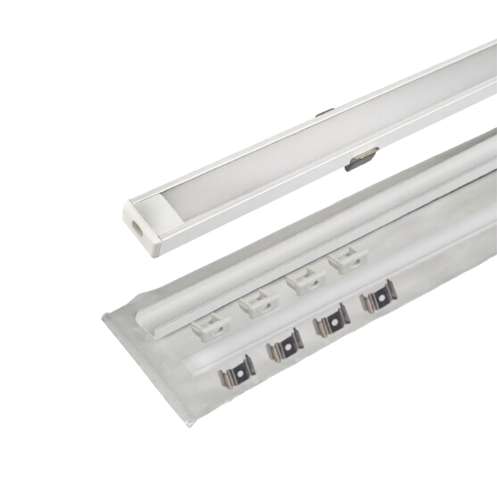 Комплект 1506W-04 (алюм. профиль белый крашенный, диффузор матовый, 4 заглушки с отверстием белые, 4 клипсы), 2м
